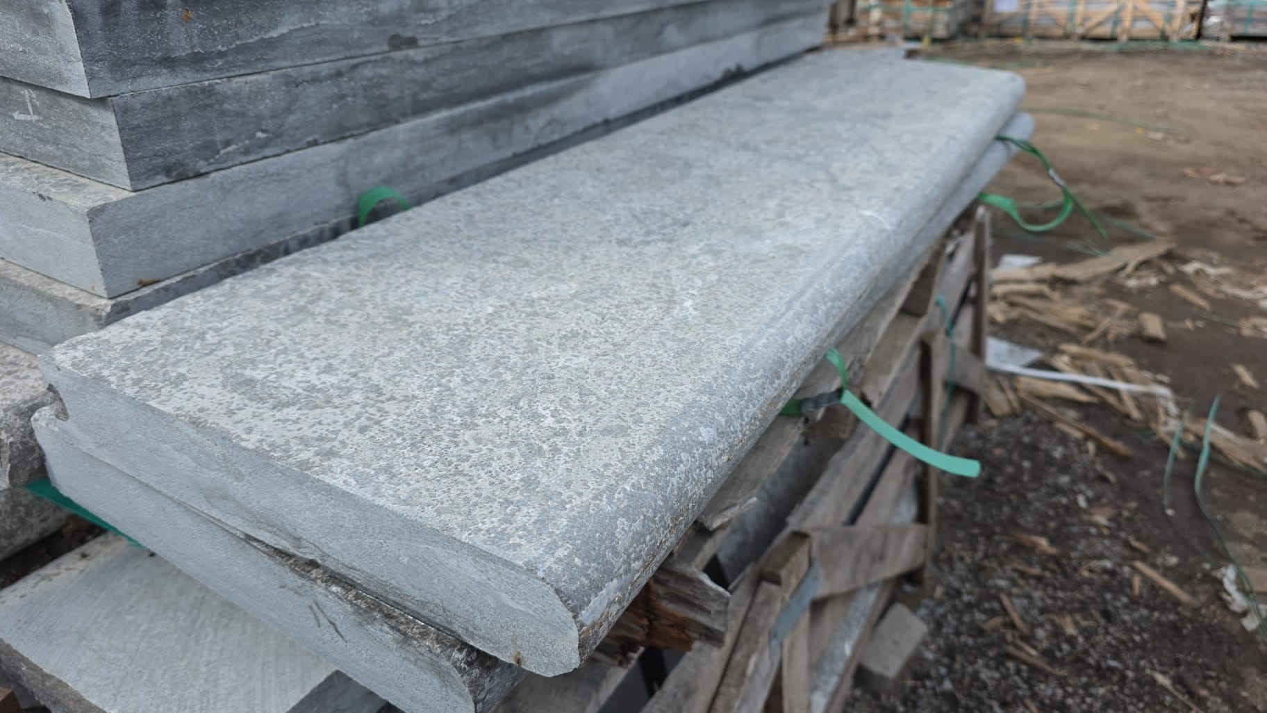 Silver grey natural stone filler cap